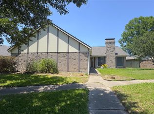 5426 Barcelona Dr, Garland, TX 75043