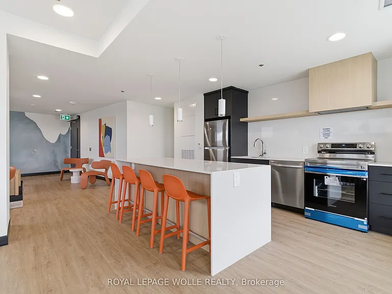 1333 Weber St E #603 — Photo 32