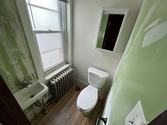 1st floor bathroom