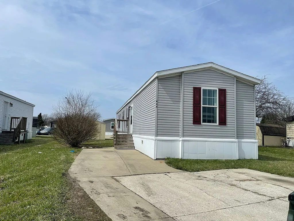 445 Linda Ln #445 photo 1
