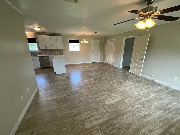 4978 Camellia Dr — Photo 3