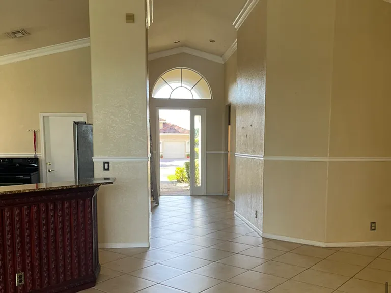 642 NW Stanford Ln — Photo 6