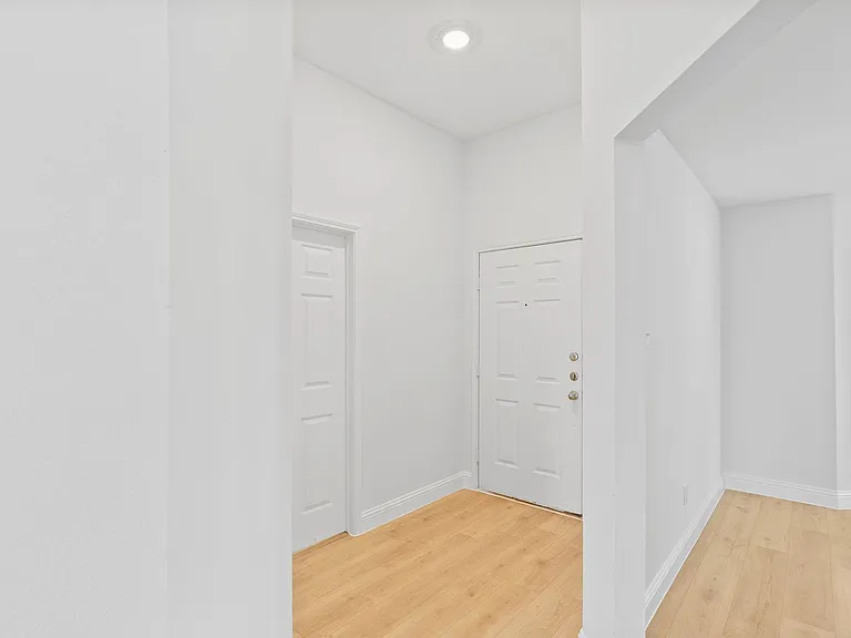 2809 Mitchell Ln — Photo 17
