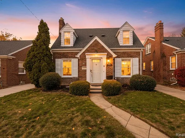 22844 Buckingham St, Dearborn, MI 48128
