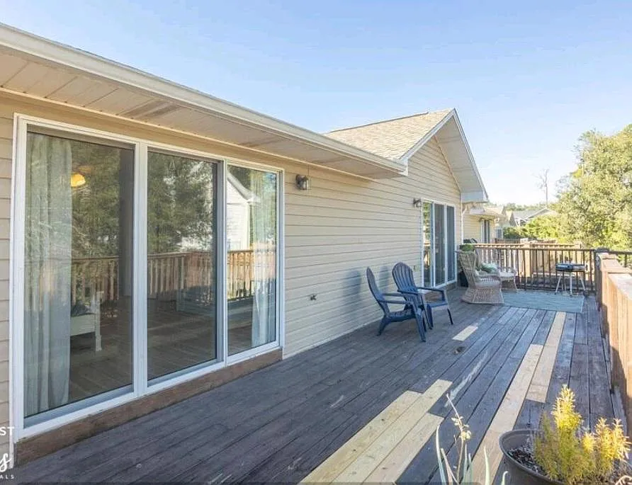 3 bed, 1924 sqft, $2,495 — Photo 4