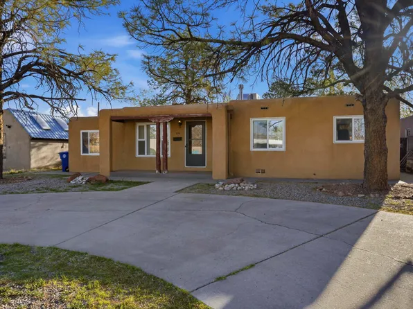 824 Monroe St NE, Albuquerque, NM 87110