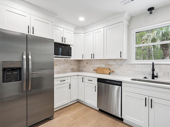 3rd image of 230 Smythe Dr