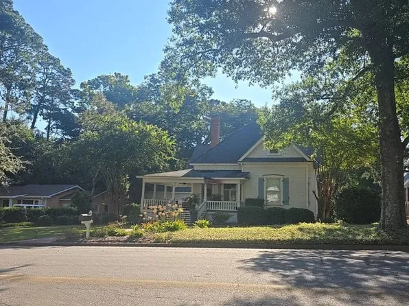 807 Ridge Ave N, Tifton, GA 31794