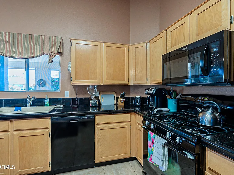 9023 W Lisbon Ln — Photo 43