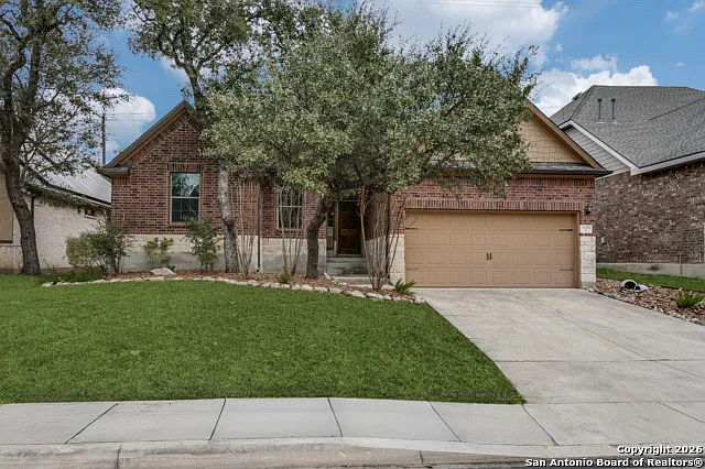 4 bed, 2.0 bath, 2456 sqft, $2,000 — Photo 1