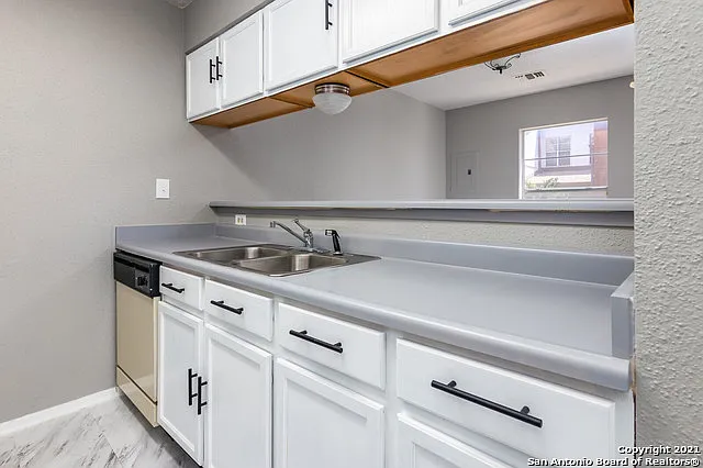 10527 Perrin Beitel Rd #B209 — Photo 9