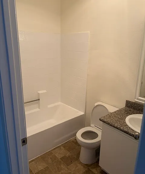 450 N Van Ness Ave #105 — Photo 10