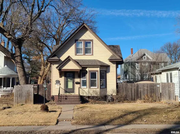 650 E 29th St, Davenport, IA 52803