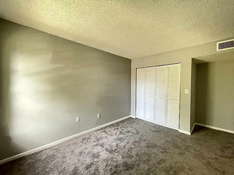 20511 NW 15th Ave #4 — Photo 16
