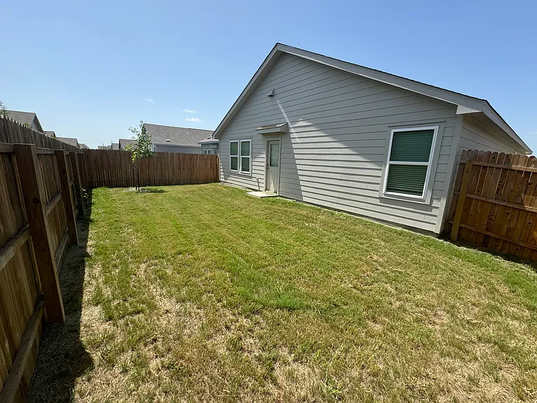 Meadow Crst — Photo 16
