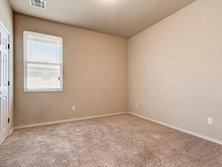 114 Ashley Dr — Photo 15