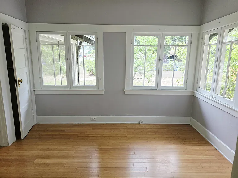 2121 Garfield Ave — Photo 8
