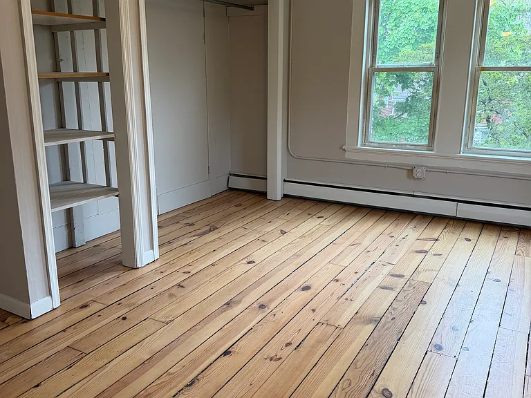 124 Huguenot St #201 — Photo 17