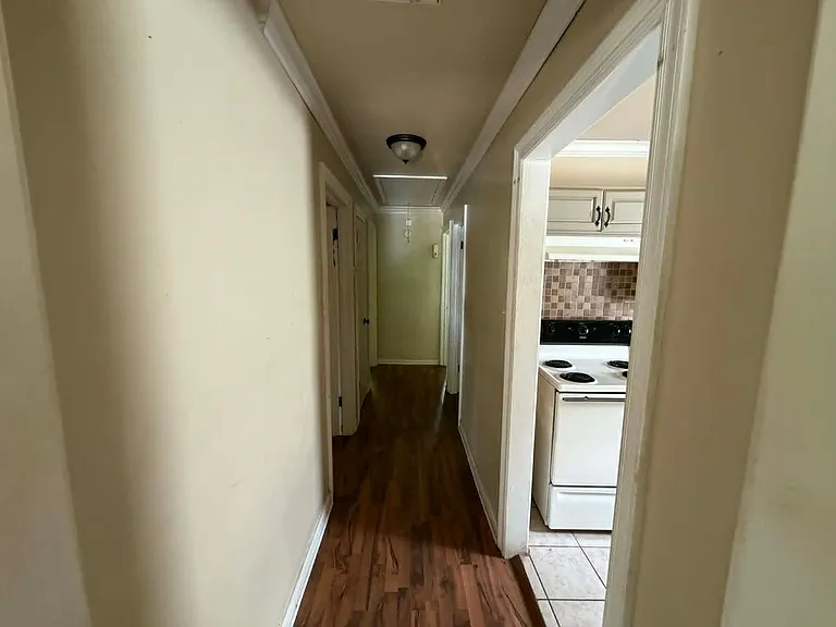2951 Poland St — Photo 8