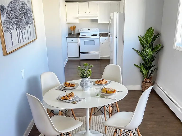 15 Saunderson Ave — Photo 4