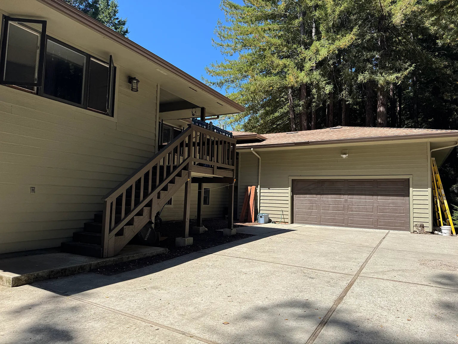 4 bed, 2375 sqft, $4,900 — Photo 1