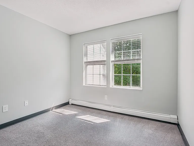 Eastgate Apartments — Photo 26