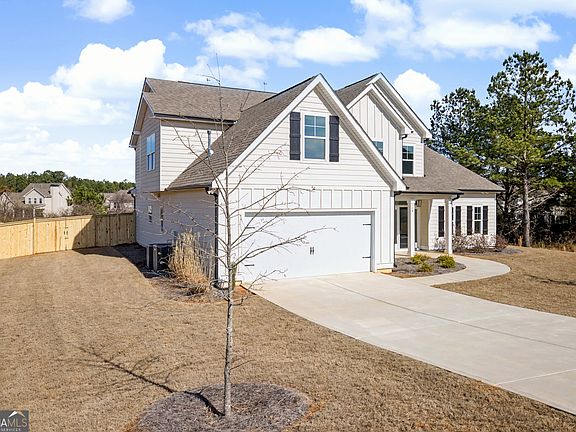 3rd image of 129 Rutland Ct