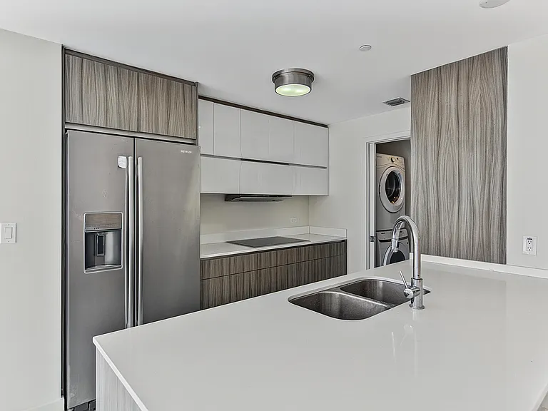 600 NE 27th St #1605 — Photo 17