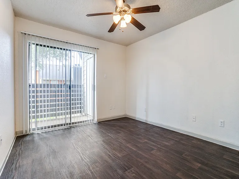 Hudson Apartments — Photo 38