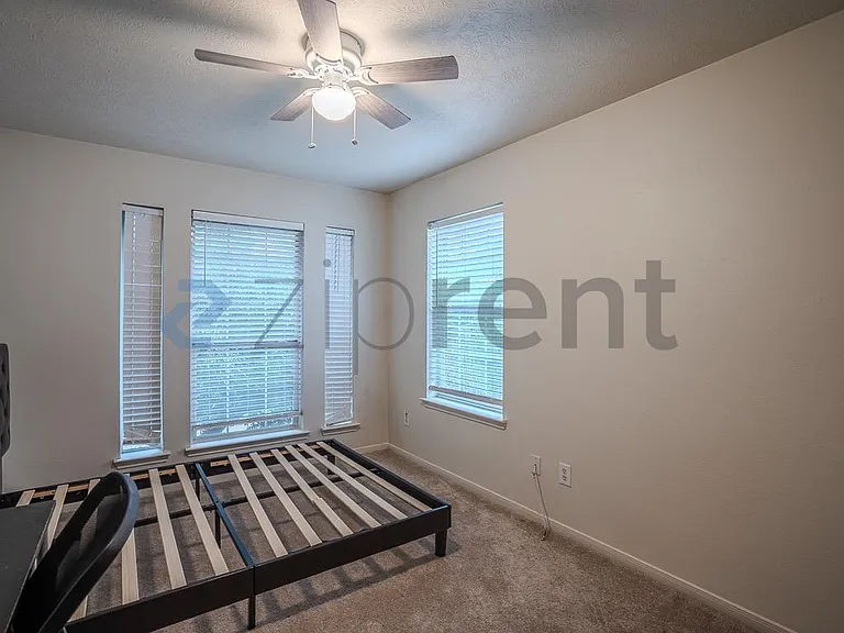 19927 Cypresswood Sq — Photo 33