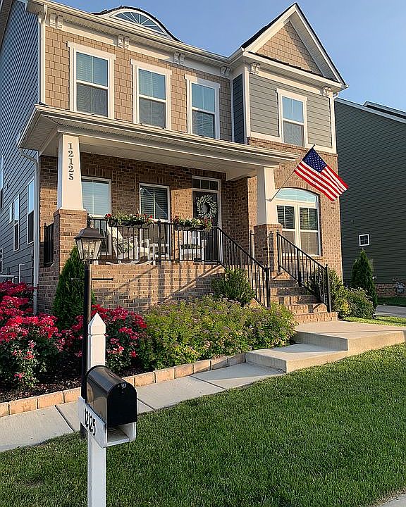 1st image of 12125 Manor Walk Dr