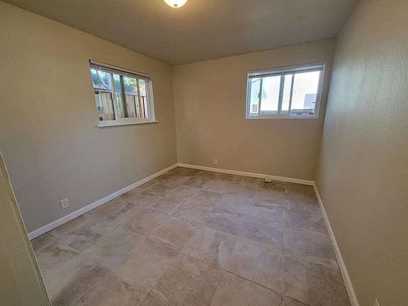 5th image of 957 Paula St #B
