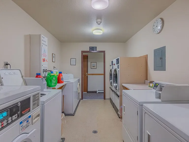 2555 Mission Rd — Photo 25
