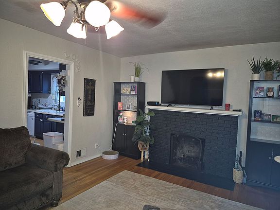4th image of 863 W Williams St