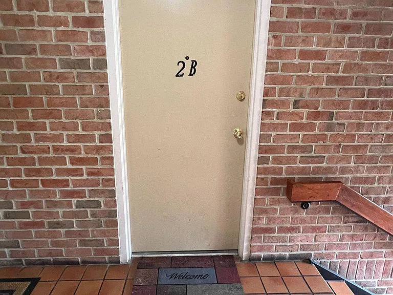 1113 Castle Harbour Way #2B — Photo 3