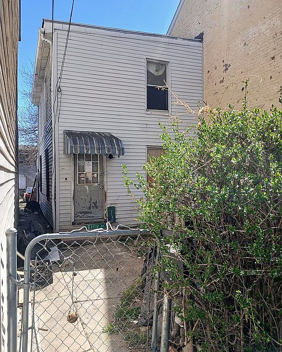 1st image of 948 W Pine St