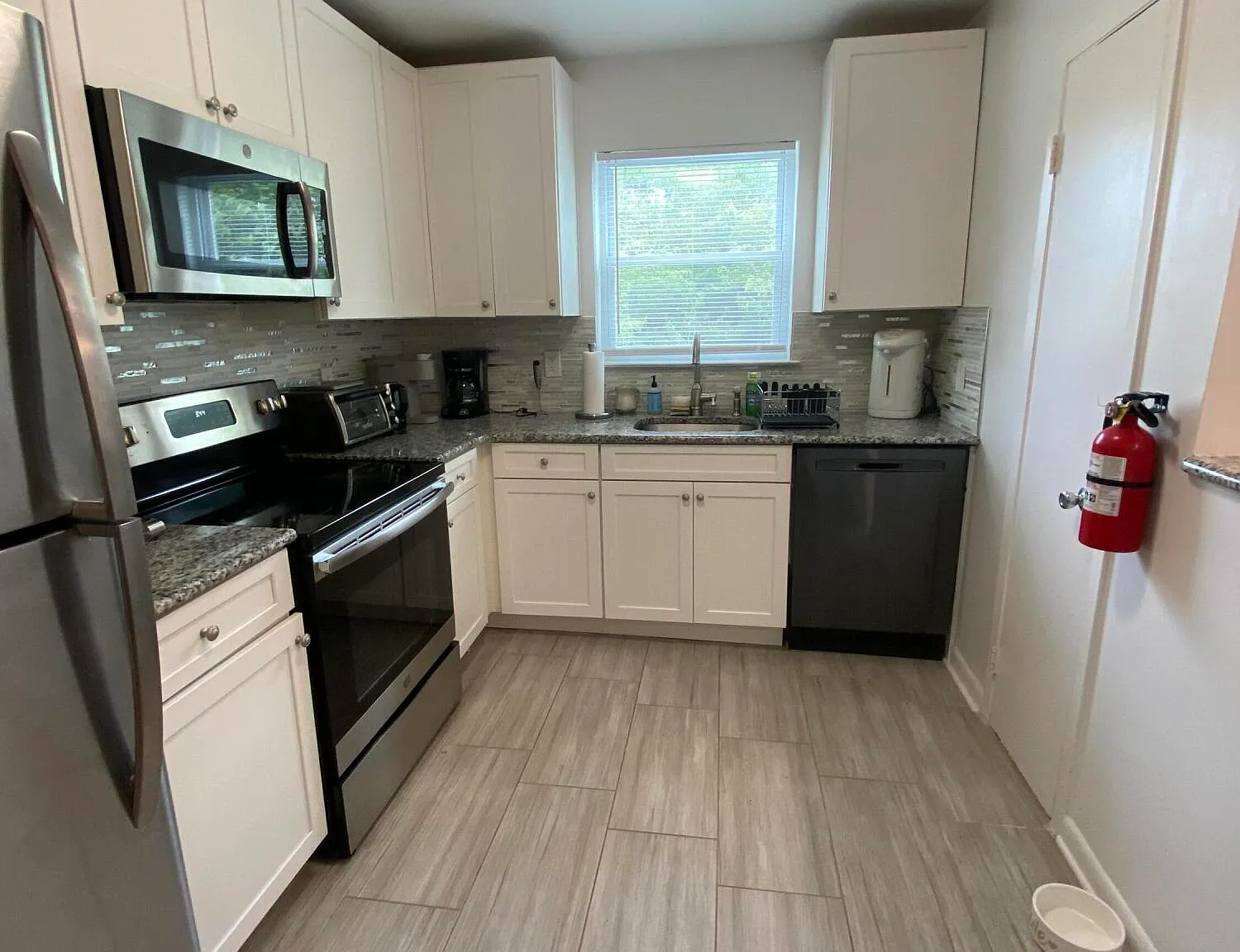 2 bed, 1015 sqft, $1,950 — Photo 4