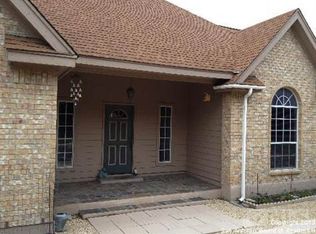 155 Ridge View Dr, Lakehills, TX 78063