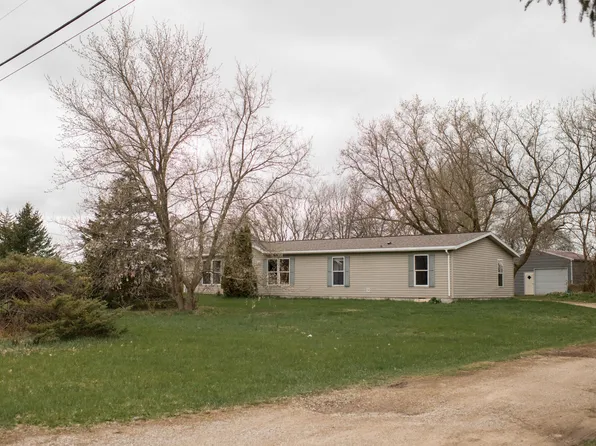 1651 Seventeen Mile Rd, Kent City, MI 49330