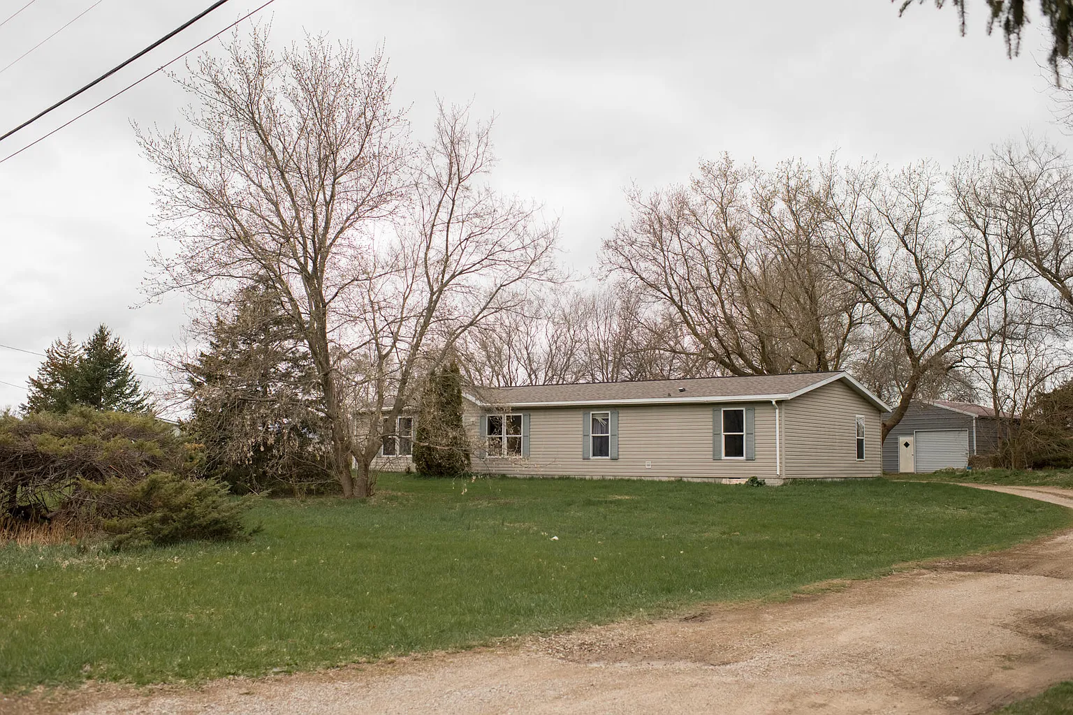 1651 Seventeen Mile Rd photo 1