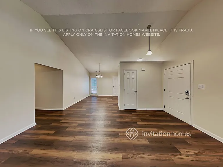 7805 Royce Hall Ln — Photo 3