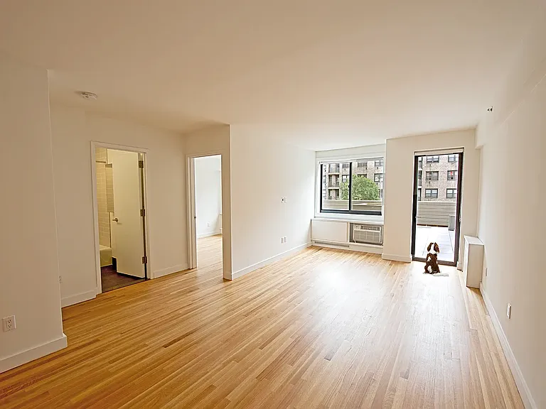 101 W 15th St #212 — Photo 1