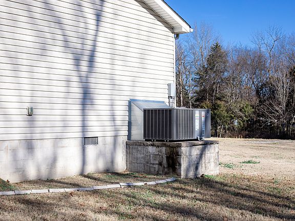 4th image of 103 Tanner Cir