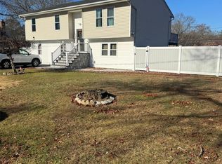 489 Easton Street, Ronkonkoma, NY 11779