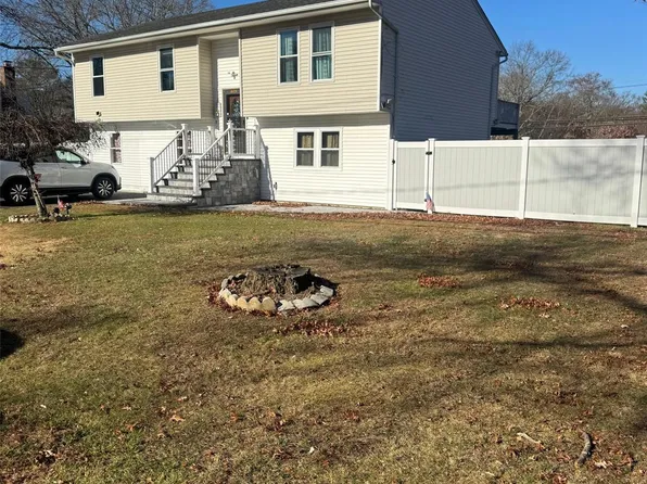 489 Easton Street, Ronkonkoma, NY 11779