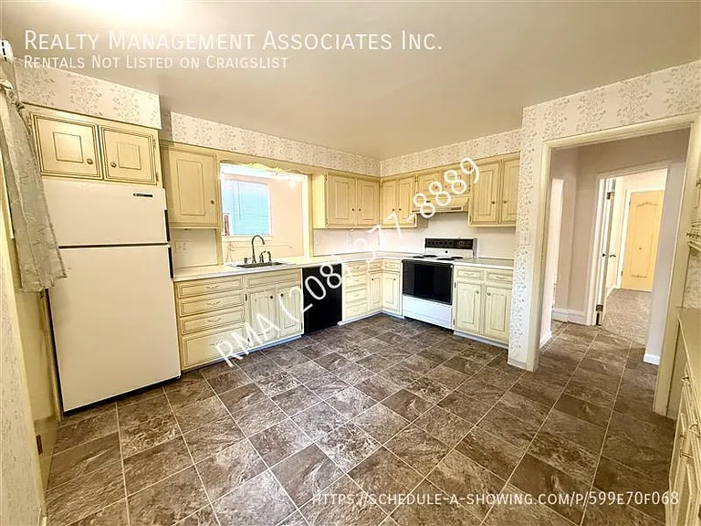 712 W Franklin St #1 — Photo 5