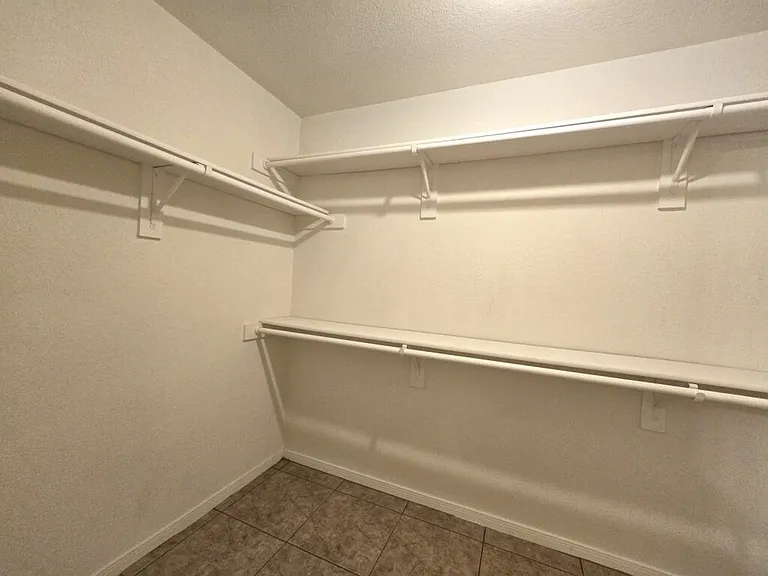 5705 Mandalay — Photo 22