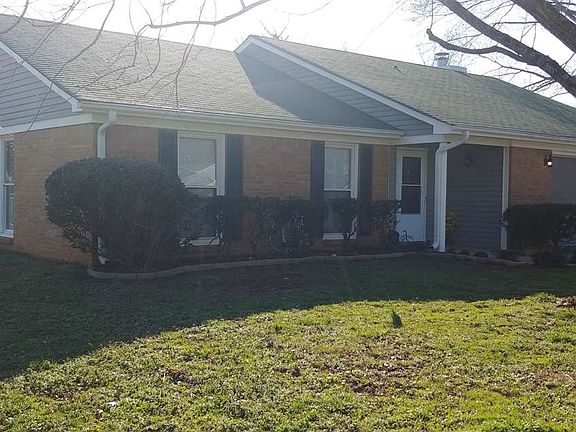 2nd image of 206 S Oxford Cir