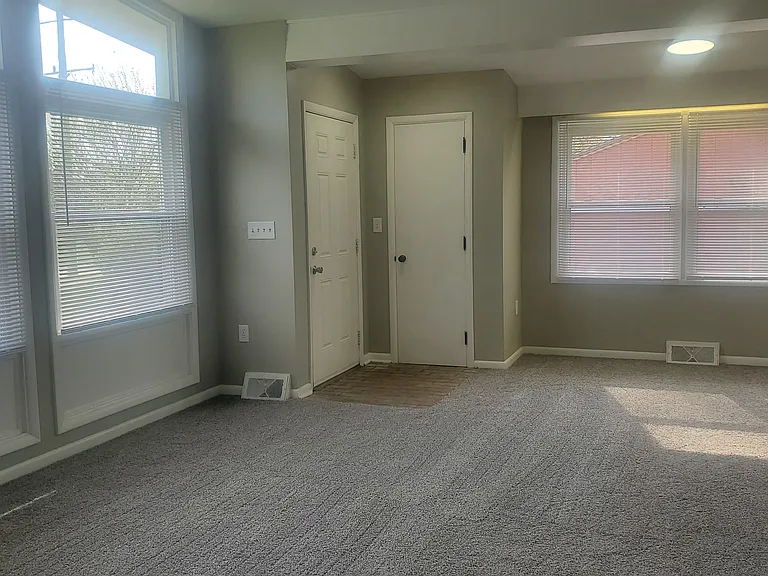 3705 Manchester Rd — Photo 5