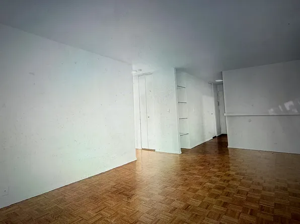 445 5th Avenue image 1 of 5